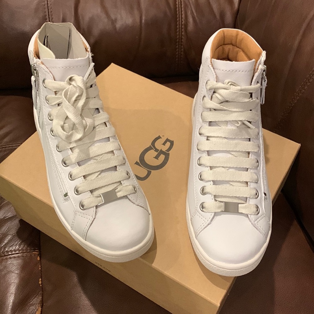 New UGG ankle boots. Women’s. Size 8